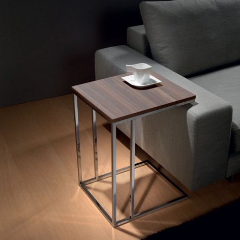 Tavolino Lamina Pezzani multifunzionale con struttura in acciaio lucido inox e ripiano in laminato 0/209